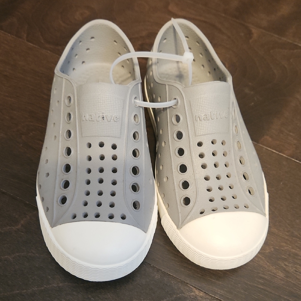 Native Kids Gray Shoes- C9- New!
